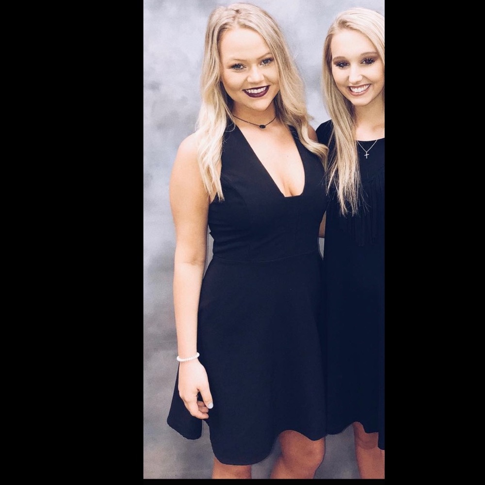 boutique black dress!!